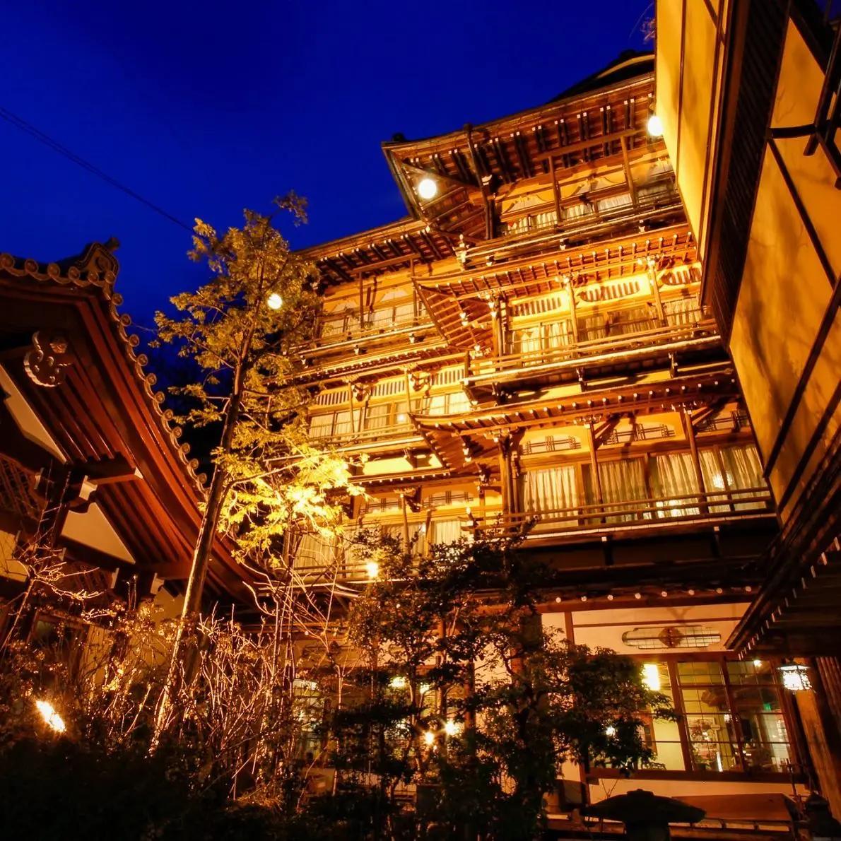Rekishi-no-Yado Kanaguya ryokan, Shibu Onsen Nagano — Spirited Away Aburaya labyrinthine corridors