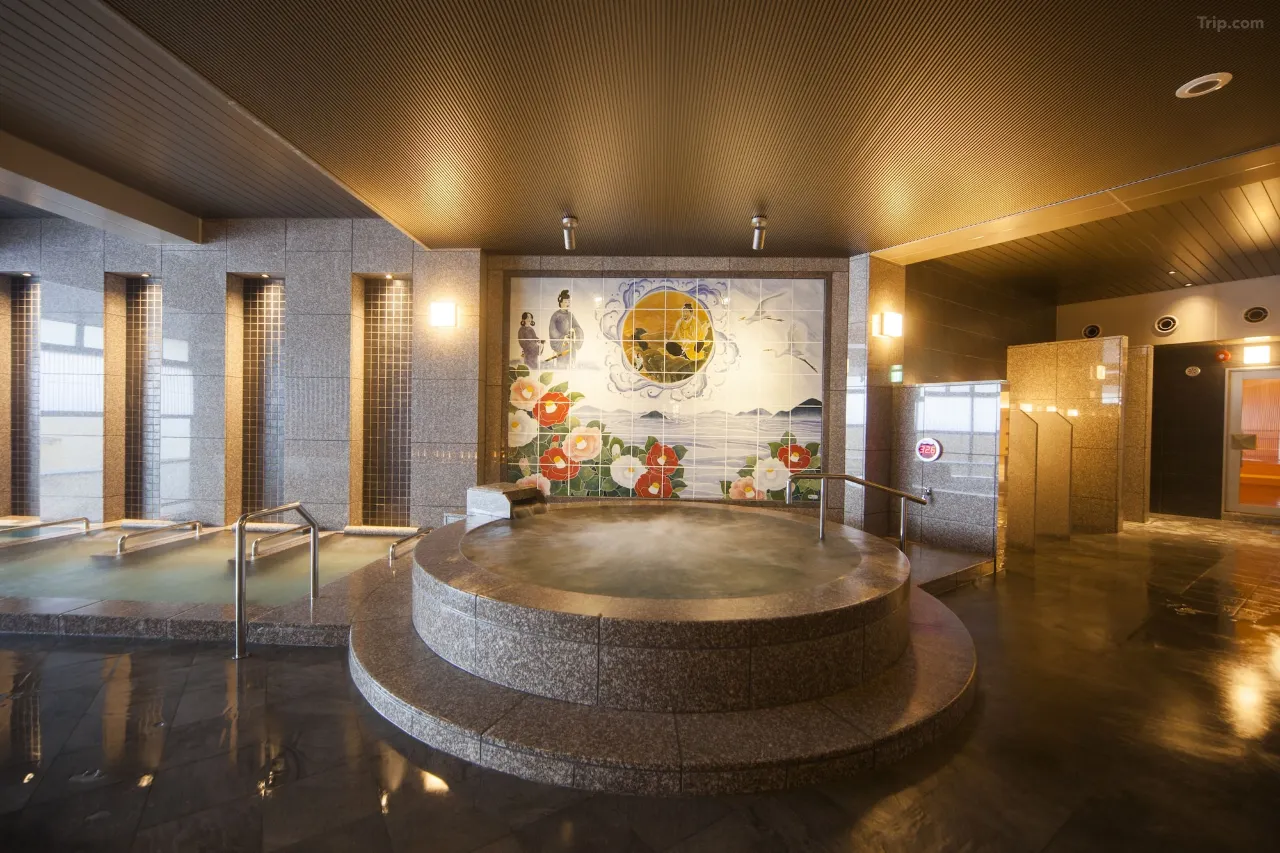 Dogo Onsen shopping arcade toward Honkan