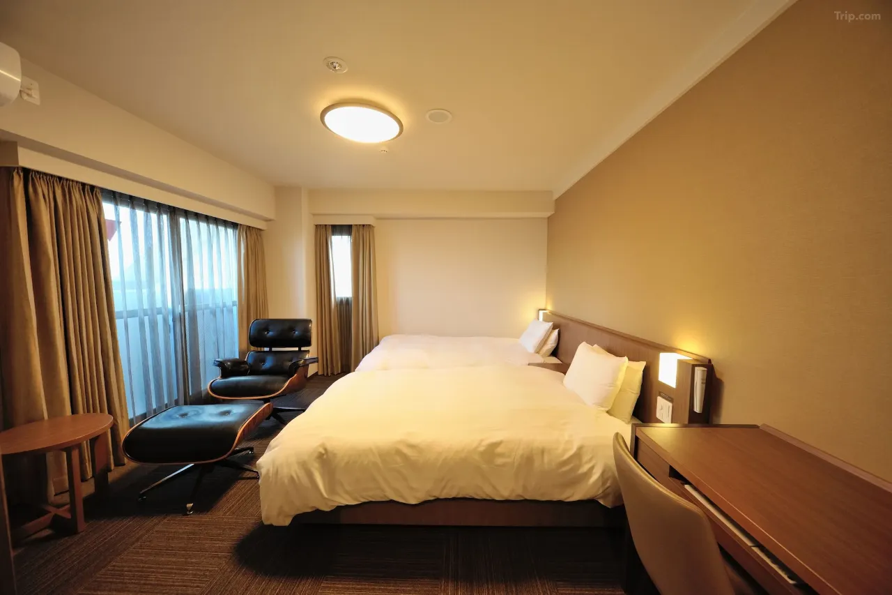 Standard guest room at Dormy Inn Express Meguro Aobadai — clean and compact interior