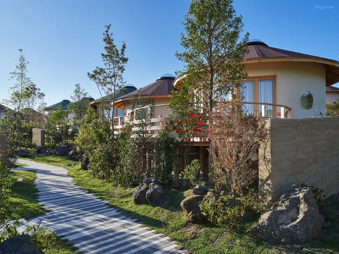 Grand Chariot exterior view at night