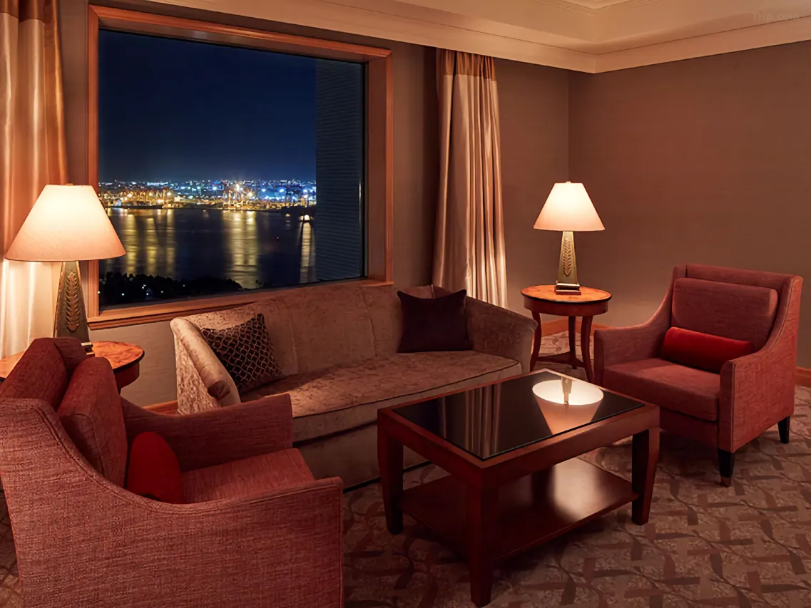 Grand Nikko Tokyo Daiba — Executive Floor guest room with Rainbow Bridge view