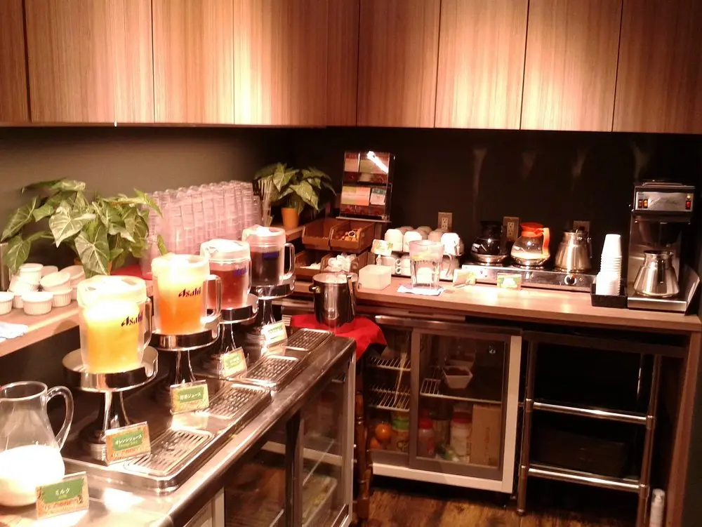 Humanoid robot receptionist at Henn na Hotel Akasaka check-in