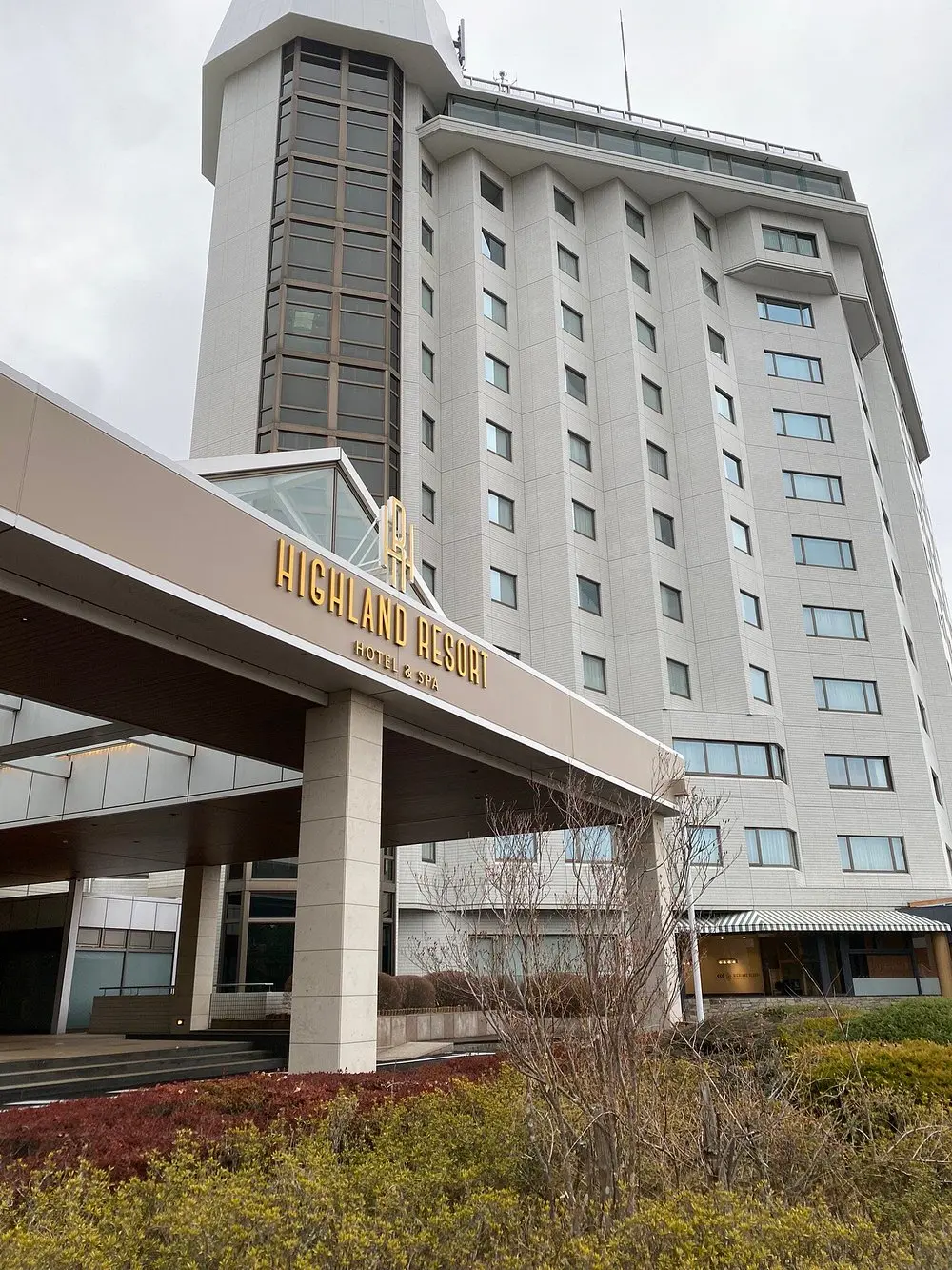Highland Resort Hotel & Spa with Mount Fuji in the background