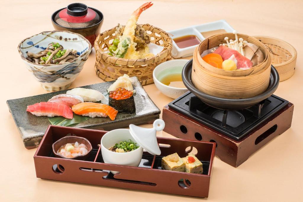 Yokohama Minatomirai Manyo-Club - Premium Japanese dining featuring Wagyu beef, fresh sashimi, and traditional hot pot.