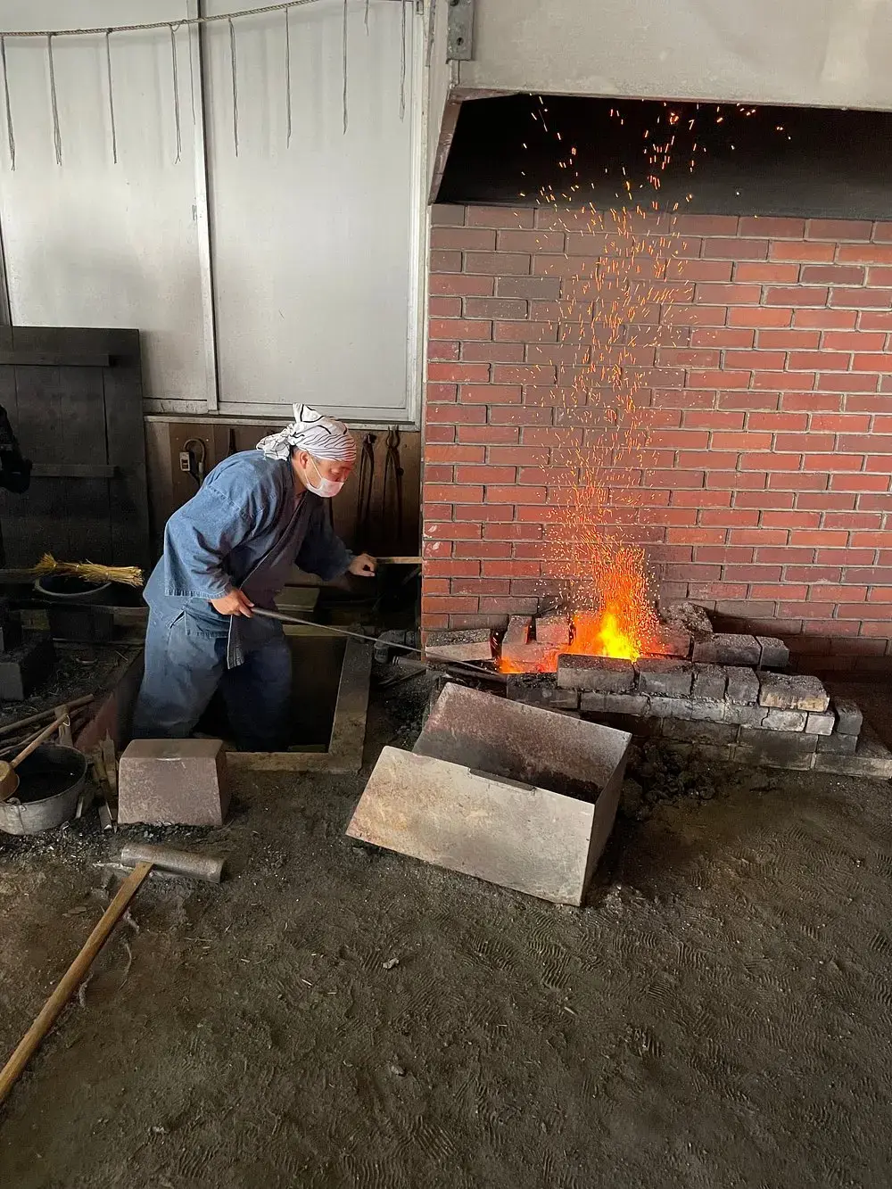 Okuizumo Tatara Sword Museum — real-world Nichirin blade heritage, live forging demonstrations