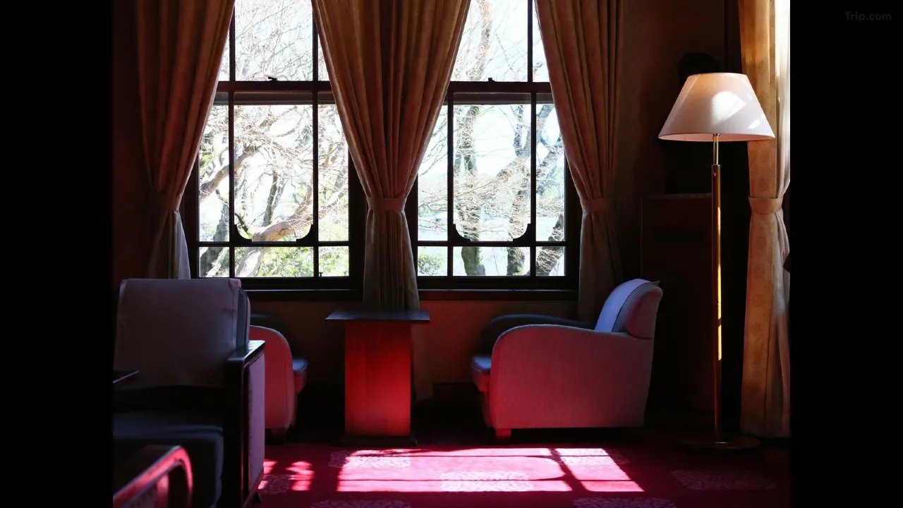 Nara Hotel Sakura-no-ma lobby — Meiji-era atmosphere, complimentary evening coffee