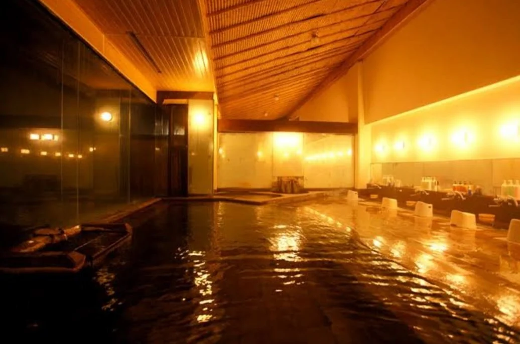 Sekizenkan entrance at night