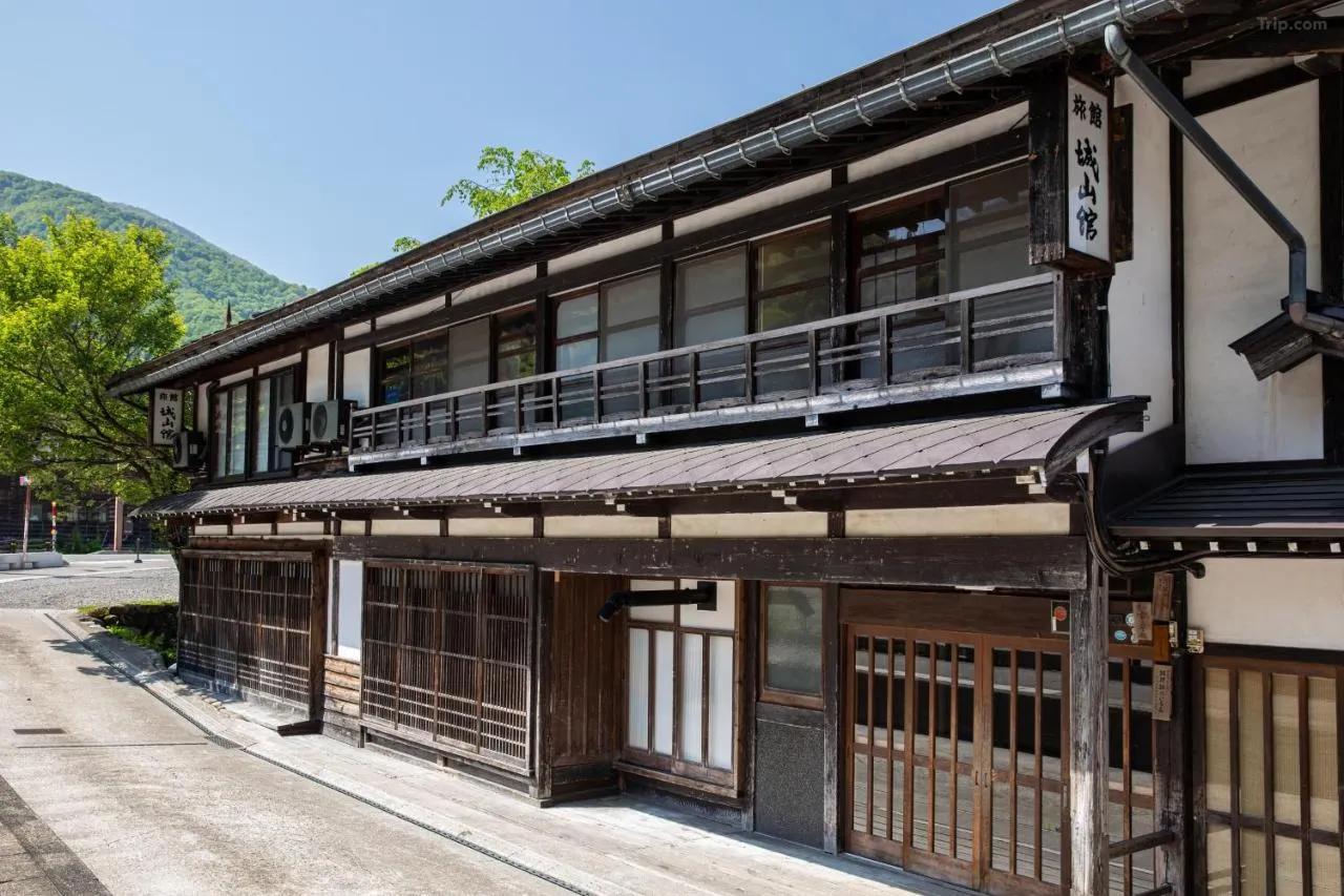 Shiroyamakan's 1884 historic exterior inside the Shirakawa-go World Heritage site
