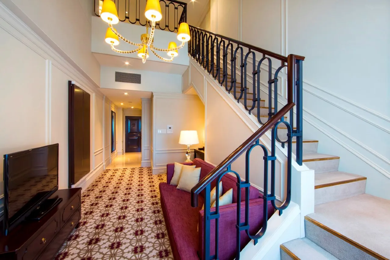 Tokyo Station Marunouchi facade at night